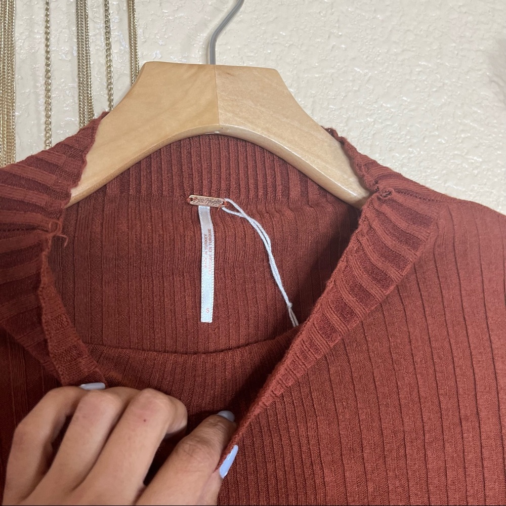 Free people longsleeve cropped top ribbed top - Picture 3 of 6